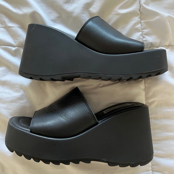Steve Madden Shoes - Steve Madden Pepe30 Slide Sandal